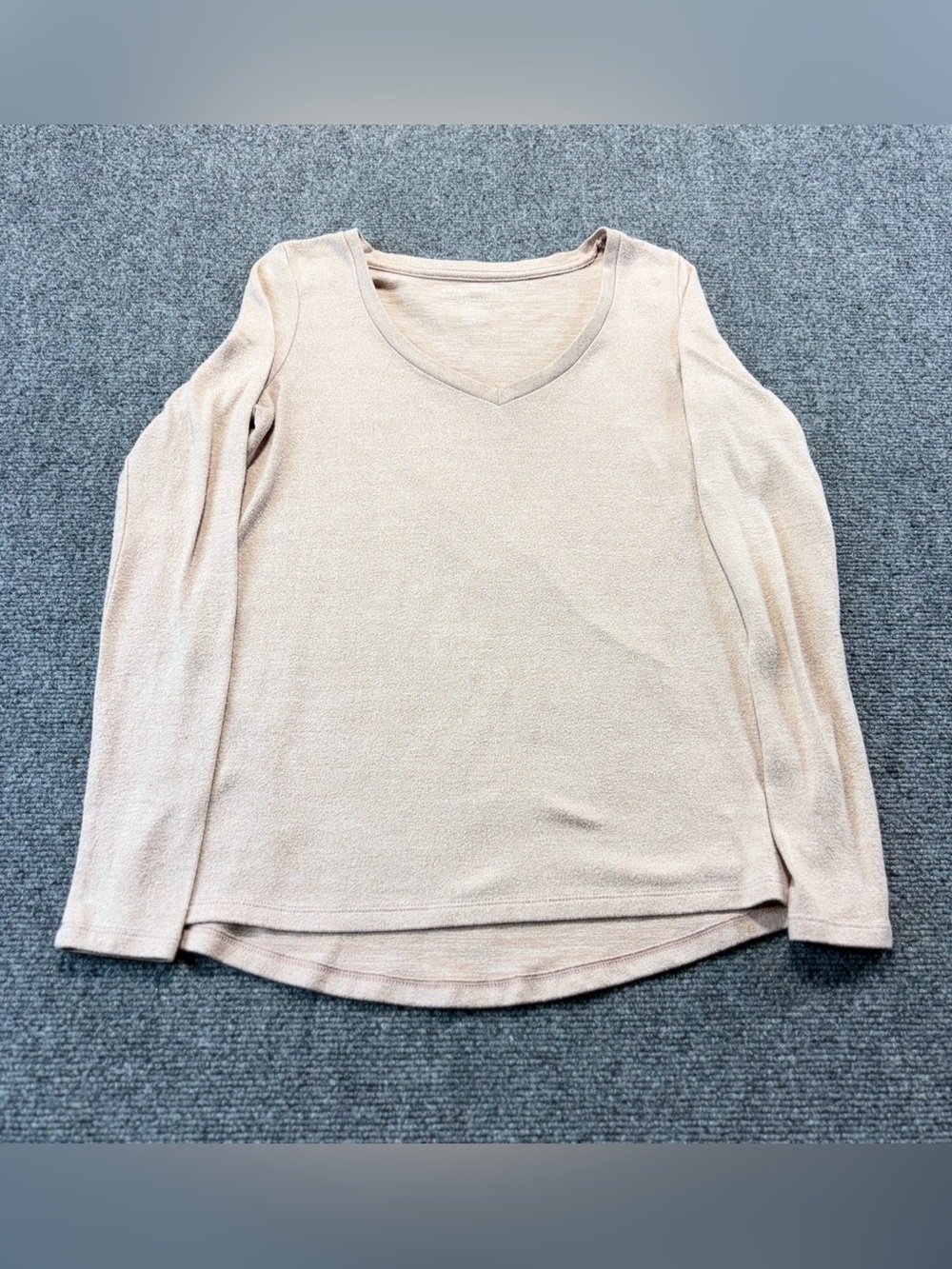 AMERICAN EAGLE SOFT& SEXY PLUSH
Women's Sz XS Long Sleeves V Neck
Pullover Top